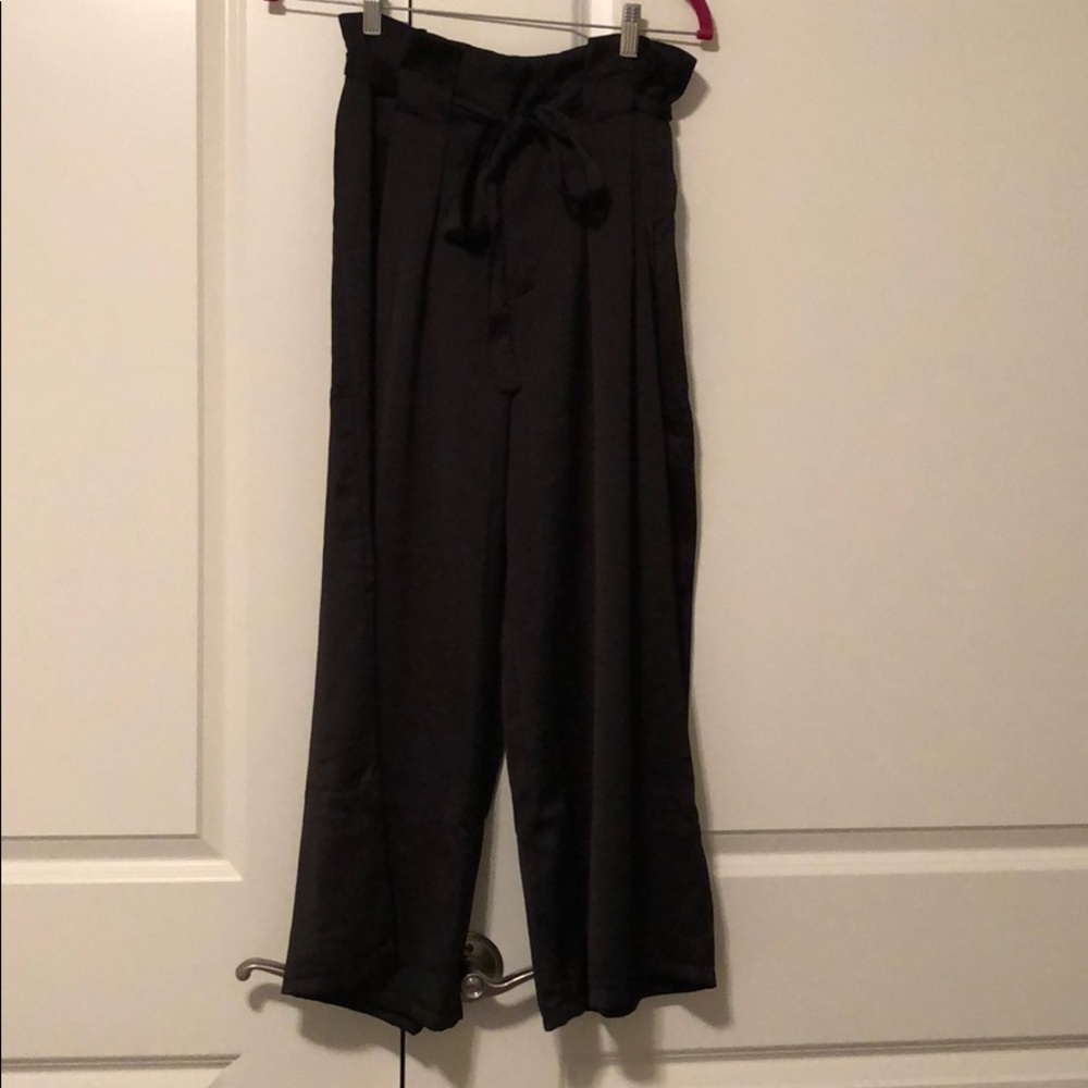 Black crop paper bag pants